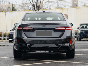 กันชนหน้าและหลังแบบมืออาชีพสำหรับรถยนต์บีเอ็มดับเบิลยู ซีรีส์ 5 รุ่น G60 G68 ปี 2024+ อัพเกรดเป็นชุดแต่งกันชนหน้าสไตล์ MT - Product Image 2