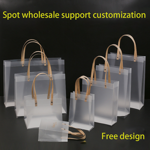 Vente en gros de sac fourre-tout transparent de Noël sac cadeau de boisson imprimé PVC givré avec sac cadeau à main origine du Vietnam - Product Image 4