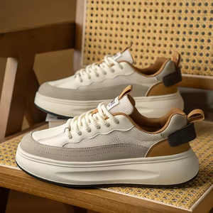 รองเท้าผ้าใบแฟชั่นทรง Chunky สำหรับผู้ชาย คุณภาพสูง ระบายอากาศได้ดี รองเท้าลำลองสำหรับวัยรุ่น รองเท้ากีฬากลางแจ้ง รองเท้าวิ่ง รองเท้าสเก็ตบอร์ด - Product Image 3