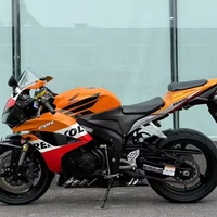Honda CBR600RR 600CC, Motocicleta Deportiva Súper Potente de Cuatro Cilindros Refrigerada por Agua, con Gran Potencia, de Gasolina