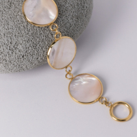 Bracelet de créateur étanche pour la plage, style bohème, en coquillages naturels, fait main, forme ronde, en acier inoxydable plaqué or 18 carats