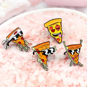 Yürümek serin Pizza emaye broş dinamik komik garip Pin karikatür sevimli pizza rozeti çocuklar için pizza takı hediye gibi arkadaşlar için