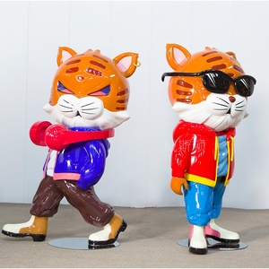 Ensemble de sculptures de tigres stylisées en fibre de verre de Weston Commercial Activity Center avec personnalisation créative pour la maternité - Product Image 3