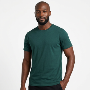 Camiseta de Algodón Verde Sólido de Corte Regular para Hombre, Cuello Redondo, Manga Corta, Diseño Informal y Transpirable de Punto Jersey - Product Image 1