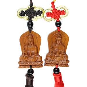 Colgante de madera de durazno con diseño de Guanyin, adorno para coche, versión roja y negra, regalo de lujo para coche, artesanía decorativa, hecho en China - Product Image 4