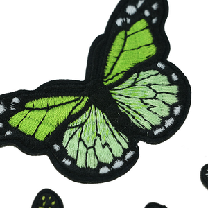 Parches de Mariposa Bordados Termoadhesivos con Capas Visuales Ricas y Detalladas para Decoración de Ropa y Accesorios de Vestir Personalizados - Product Image 4