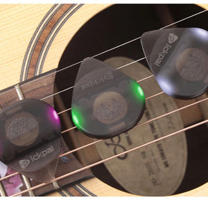Púa de guitarra luminosa LED: púas de guitarra eléctrica ABS con opciones de luz de tres colores (blanco/Verde/púrpura) - Product Image 4
