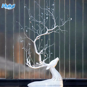 Scultura Artistica Moderna da Giardino per Esterni, Cervo in Acciaio Inossidabile Dipinto Personalizzato con Dettagli Intagliati a Mano per Grandi Decorazioni Esterne - Product Image 6