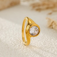 Nouvelle bague de fiançailles élégante en acier inoxydable plaqué or 18 carats avec zircone en forme de goutte d'eau, style rétro minimaliste