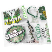 Transferts thermiques en PVC, caoutchouc, silicone et DTF pour t-shirts, vêtements, sacs et chapeaux, avec logo 3D personnalisé et impression sérigraphique.
