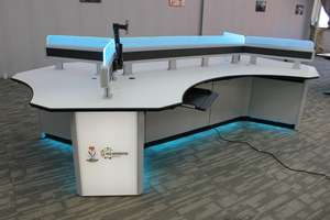 Kesino Modulair Ergonomisch Controlecentrum Werkstation Tafels Moderne Metalen Multi-Person Bedrading Management Operator Kamertafel - Product Image 6