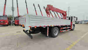 Hino I Suzu 4X2 8 tonnes 10 tonnes Grue à flèche pliante montée sur <span class=keywords><strong>camion</strong></span> tracteur avec grue à plateau, <span class=keywords><strong>camion</strong></span> <span class=keywords><strong>de</strong></span> remorquage 16 roues Euro 3 Diesel - Product Image 4