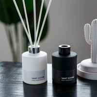 Lot de diffuseurs à bâtonnets de luxe en gros, OEM & ODM, parfum personnalisé longue durée pour la maison et l'hôtel, désodorisant d'ambiance