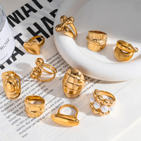 Bague Chunky Dorée pour Femme, Style Vintage Français, en Acier Inoxydable, avec Cœur en Dôme et Perles – Vente en Gros