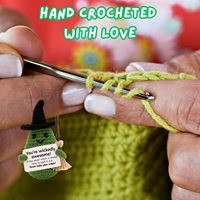 Poupées Amigurumi au Crochet Faite Main Personnalisées en Gros, Nouveauté Halloween, Sorcière d'Émotionnelle Soutien, Ornements avec Étiquette Positive