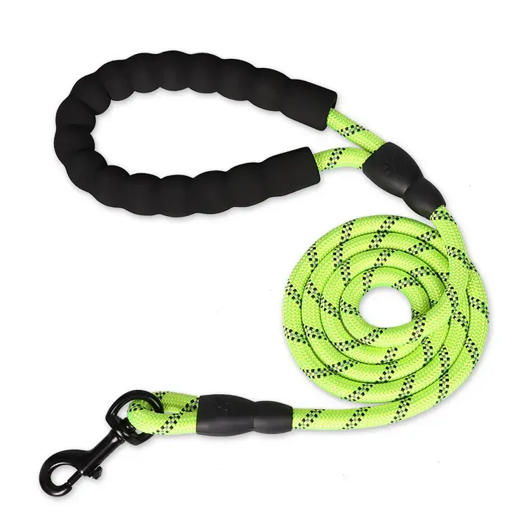 Top Seller Custom Nylon Webbing Heavy Duty 1.5m/2.0m/3.0m Reflective Strips Training Pet Dog Leash Rope with Swivel Carabiner