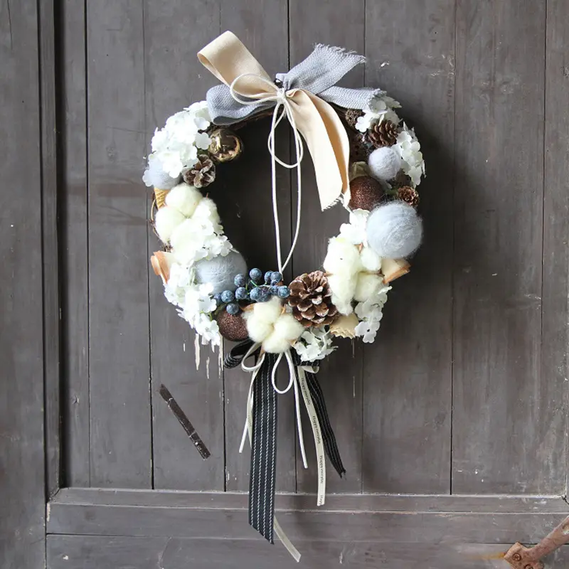 Bola de fieltro de lana, flor de cono de pino, corona de Navidad, corona de ratán para Navidad, decoración de puerta de Acción de Gracias, decoraciones navideñas