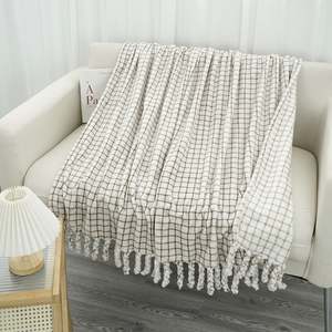 Couverture en polaire, couvertures douces et moelleuses pour canapé et lit, flanelle légère et de luxe avec motif de grille géométrique - Product Image 3