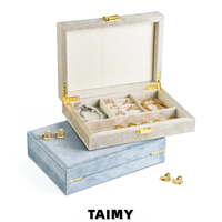 Boîte à bijoux rectangulaire en velours avec logo personnalisé et fermoir métallique, présentoir à bijoux, boîte de rangement pour bijoux féminins