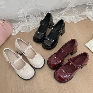 Tacones Gruesos Cómodos Color Vino Tinto Directo de Fábrica - Nuevos Zapatos de Una Sola Correa para Mujer - Product Image 3