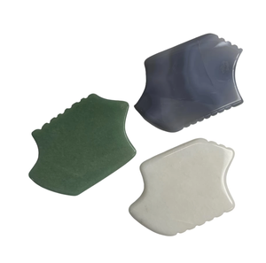 Herramienta popular de belleza: raspador de piel de jade blanco con bordes dentados - Product Image 1