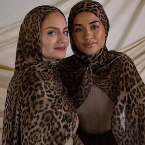 热销女式水彩民族头巾莫代尔棉印花披肩四向弹力透气穆斯林专用 - Product Image 3