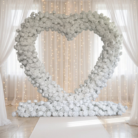 Arche de fleurs en forme de cœur personnalisée avec des roses blanches et rouges, fleurs artificielles en soie pour les mariages et les fêtes