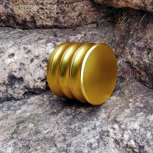 Molinillo <span class=keywords><strong>de</strong></span> hierbas para fumar, tamiz <span class=keywords><strong>de</strong></span> aluminio, 63MM, 4 dientes afilados, Metal, triturador <span class=keywords><strong>de</strong></span> <span class=keywords><strong>tabaco</strong></span> - Product Image 2