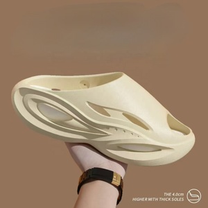 Nouveaux hommes intérieur tongs personnalisé hauteur augmenter EVA semelle intérieure plate-forme diapositives sandales doux usage domestique anti-dérapant amorti pour - Product Image 2