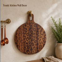 Assiette à pizza ovale en bois d'acacia écologique et durable, motif léopard, poignée courte, trou de suspension pour service à table