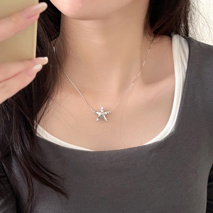 สร้อยคอรูปปลาดาวเงินแท้ S925 สำหรับผู้หญิง ดีไซน์เรขาคณิตแบบมินิมอล สวมใส่ได้ทุกวัน สร้อยคอแบบโชคเกอร์ - Product Image 1