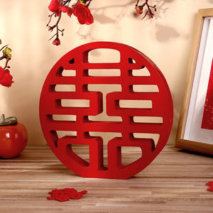 Ornement 3D Double Bonheur Magpie en bois rouge pour la décoration de mariage, chambre et salon - Product Image 2