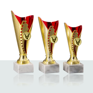 Trofeo di Bowling Kris 21 cm - Product Image 1