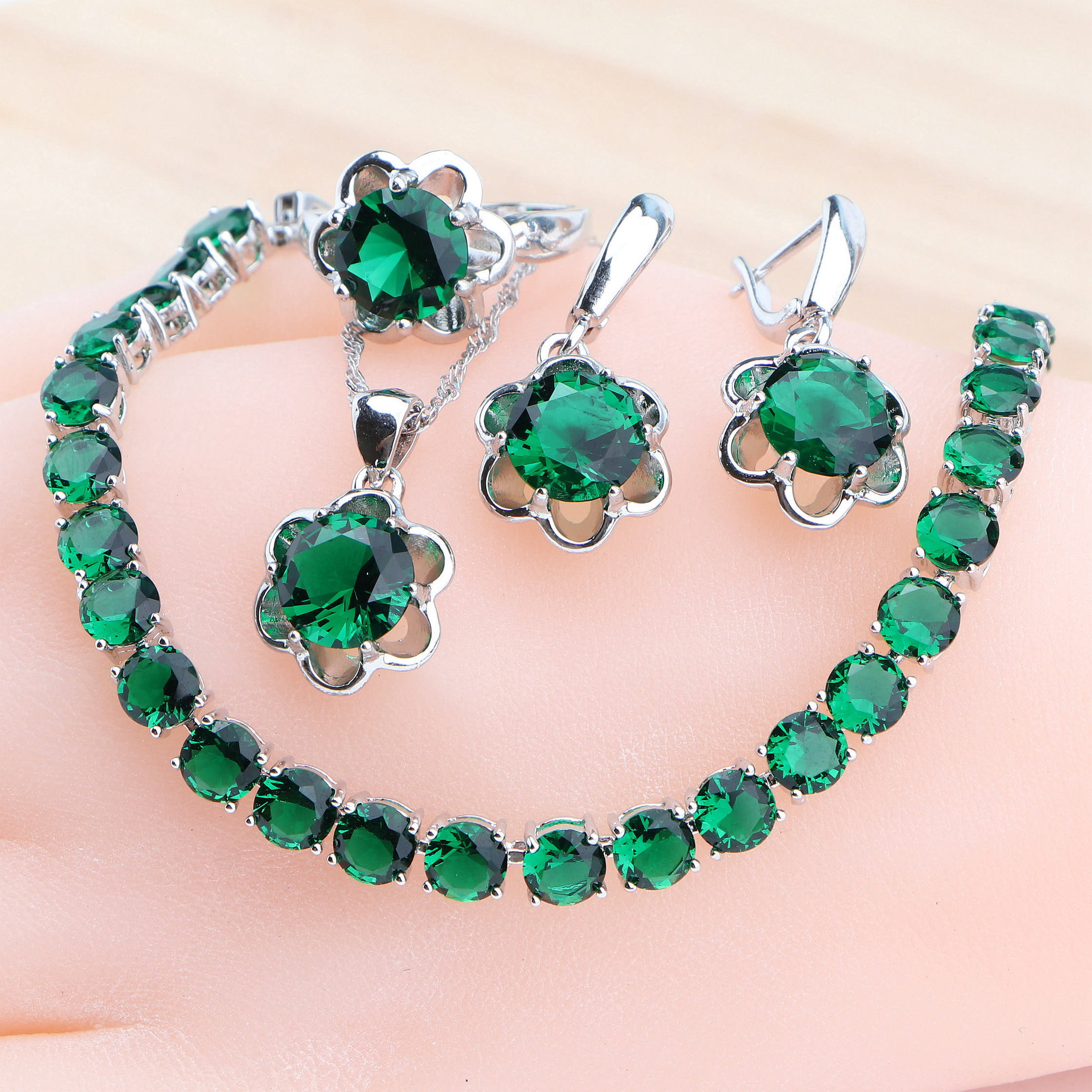 สีเขียว