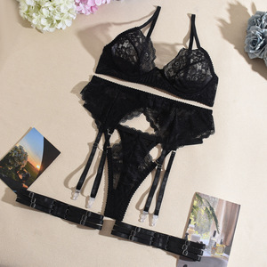 Nouvel ensemble de lingerie sexy 4 pièces 2026 pour femme : soutien-gorge transparent en dentelle avec armatures, string et <span class=keywords><strong>porte</strong></span>-jarretelles - Product Image 5