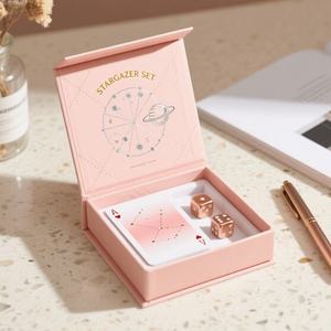 Boîte à dés de jeu de société personnalisée et porte-cartes avec fermeture magnétique, boîte d'emballage en carton rigide de forme personnalisée - Product Image 2