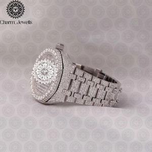 Montre en diamant écologique pour homme avec acier inoxydable de qualité supérieure et mouvement à quartz disponible à un prix raisonnable - Product Image 5
