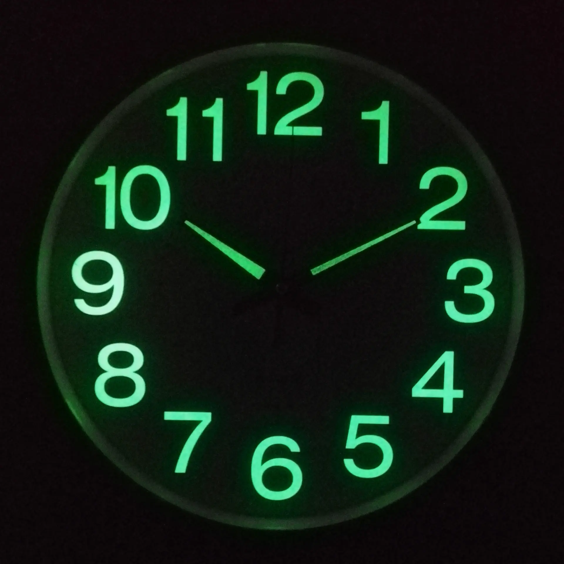 Factory price 12 inch antique quartz clock luminous glow in the dark night light wall clock