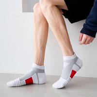 Chaussettes de sport basses en coton pour hommes, personnalisées avec logo OEM, pour la course et les activités de plein air, avec amorti à la cheville
