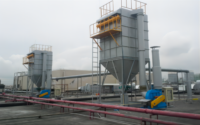 Großer Industriestaubsammler mit Druckluftfilter für Große Induktionsöfen, Abgasreinigung in Stahlwerken, etc.
