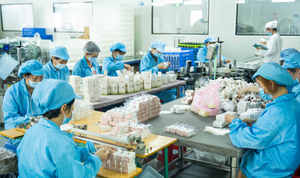 Tinh chất giảm mỡ, săn chắ<span class=keywords><strong>c</strong></span> da 10ml/chai với Vitamin <span class=keywords><strong>C</strong></span> và Hyaluronic Acid, OBM/ODM, tan mỡ, <span class=keywords><strong>l</strong></span>àm săn chắ<span class=keywords><strong>c</strong></span> da với chiết xuất chanh - Product Image 4