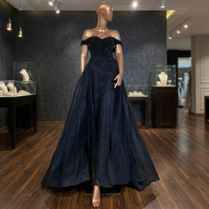 Vestido de Noche de Lujo con Hombros Descubiertos, Estilo Sirena, Largo hasta el Suelo, para Fiesta de Gala, Color Negro Sólido, con Encaje Natural y Sujetador Incorporado - Product Image 3