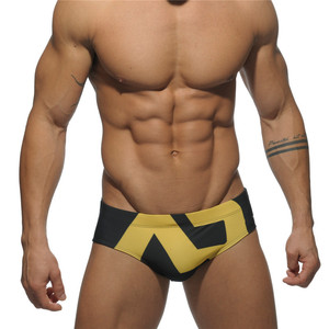 Calzoncillos de malla geométrica de tiro bajo premium para hombre con soporte de bolsa U-convexa, ropa interior deportiva estampada cómoda de secado rápido - Product Image 1