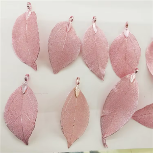 Liontin Jimat Daun Asli Berlapis Emas Mawar untuk Pembuatan Perhiasan DIY - Product Image 4