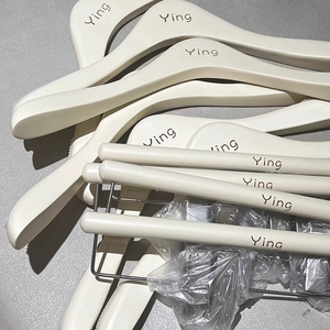 Di lusso bianco crema appendiabiti in <span class=keywords><strong>legno</strong></span> di alta qualità pantaloni vestito appendiabiti con Clip a spalla larga antiscivolo - Product Image 3