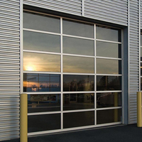 Porte de garage moderne à ouverture latérale en alliage d'aluminium noir, avec vue panoramique, fonction coupe-vent et miroir en plexiglas pour atelier