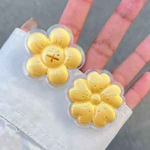 Sobre Rojo con Diseño de Flor de Durazno y Monedas de Oro 999, Regalo Creativo para Novia o Amiga - Product Image 3