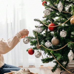 Set di 8 Palline di Natale in Vetro Fatte a Mano, Design Vintage Argento per Albero, Decorazioni Natalizie per la Casa, Ecologiche - Product Image 6