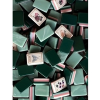 Set Ubin Mahjong Amerika Gradasi Hijau Giok dengan Latar Belakang Hijau Tua, Ubin Akrilik Bermotif Bunga Vintage untuk Permainan Papan Santai