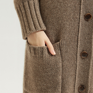 Weshallo Manteau d'hiver épais <span class=keywords><strong>en</strong></span> tricot épais <span class=keywords><strong>fait</strong></span> <span class=keywords><strong>main</strong></span> sur mesure <span class=keywords><strong>en</strong></span> <span class=keywords><strong>laine</strong></span> de yak et cachemire de chèvre pour <span class=keywords><strong>femme</strong></span> - Product Image 5
